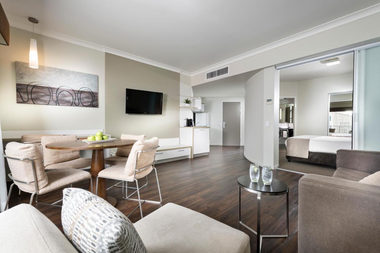Grand Hotel And Apartments タウンズビル エクステリア 写真